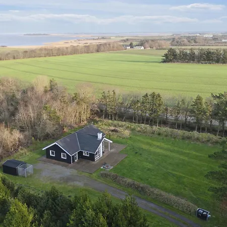 1104 Holiday home *
